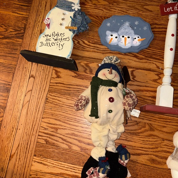 Festive Snowman Holiday Decor Set - Picture 2 of 4